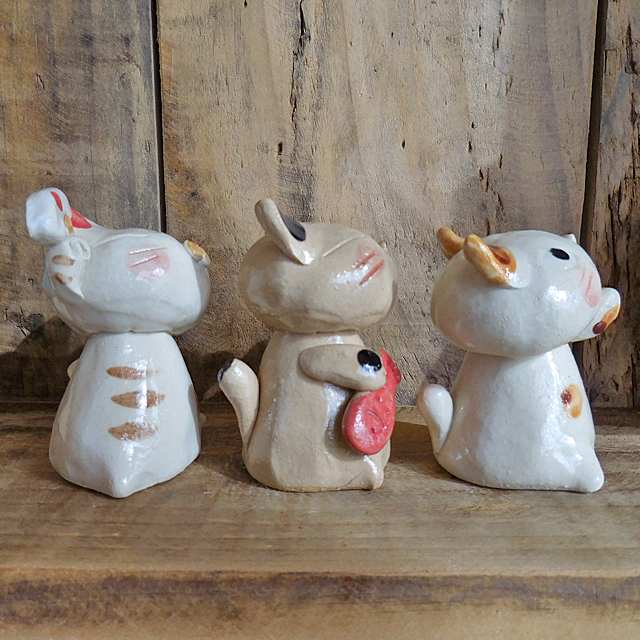 美濃焼 猫 置物 手造り 陶器製 日本製 立型 （1～3）