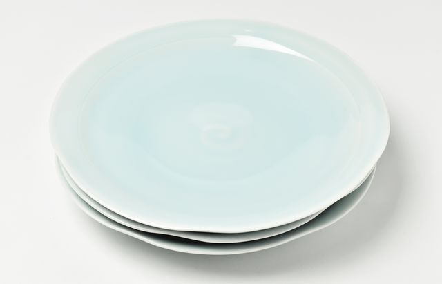 陶房独歩炎 43B 青白磁花びら8寸皿 ｜ 暮らしのうつわ花田 和食器 通販