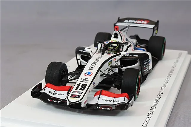スパーク 1/43 伊藤忠エネクス チームインパル SF23 No.19 TRD 01F