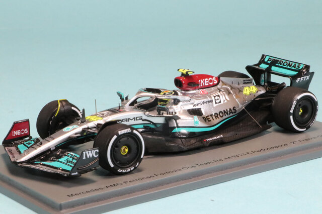 ミニチャンプス 1/43 メルセデス AMG ペトロナス W12 バーレーンGP