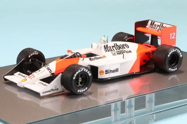 モデルファクトリーヒロ 1/20 F1ドライバー スタンディングフィギュア