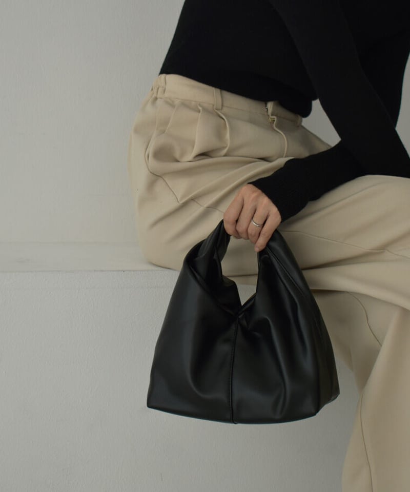 bag2-02634 ツイストハンドルバッグ アイボリー ブラック | L a v i s h