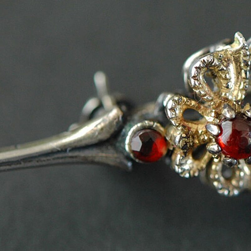 ガーネットとパールのヴィンテージバーブローチ/ドイツ | 『スワロー