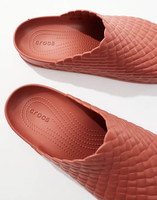 Crocs Unisex Dylan clogs in spice | ASOS