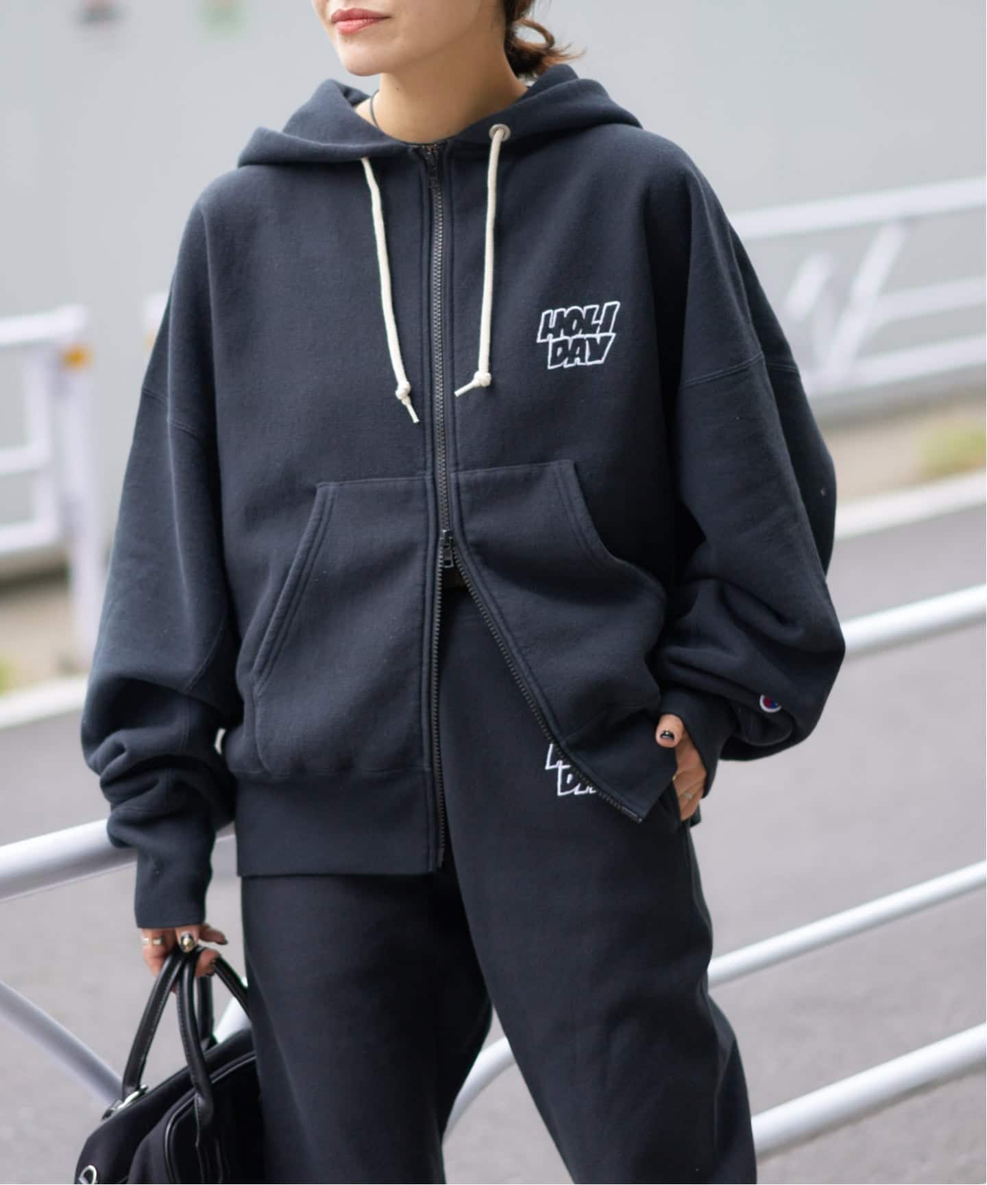 別注【CHAMPION*JOURNAL STANDARD by HOLIDAY】ZIP HOODIE（パーカー