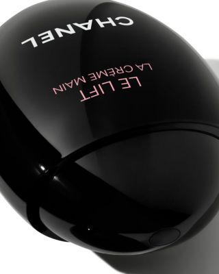 CHANEL LE LIFT LA CRÈME MAIN Smooths - Evens - Replenishes