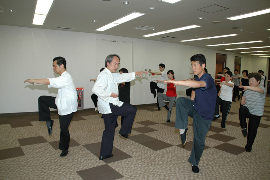 王樹金老師直系 本式の気功・太極拳・形意拳・八卦掌・推手 | 全日本柔