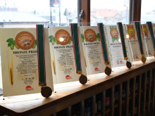 漫画家・石塚千尋さんがラベルを担当する「MASIC SPELL」 - 弘前経済新聞