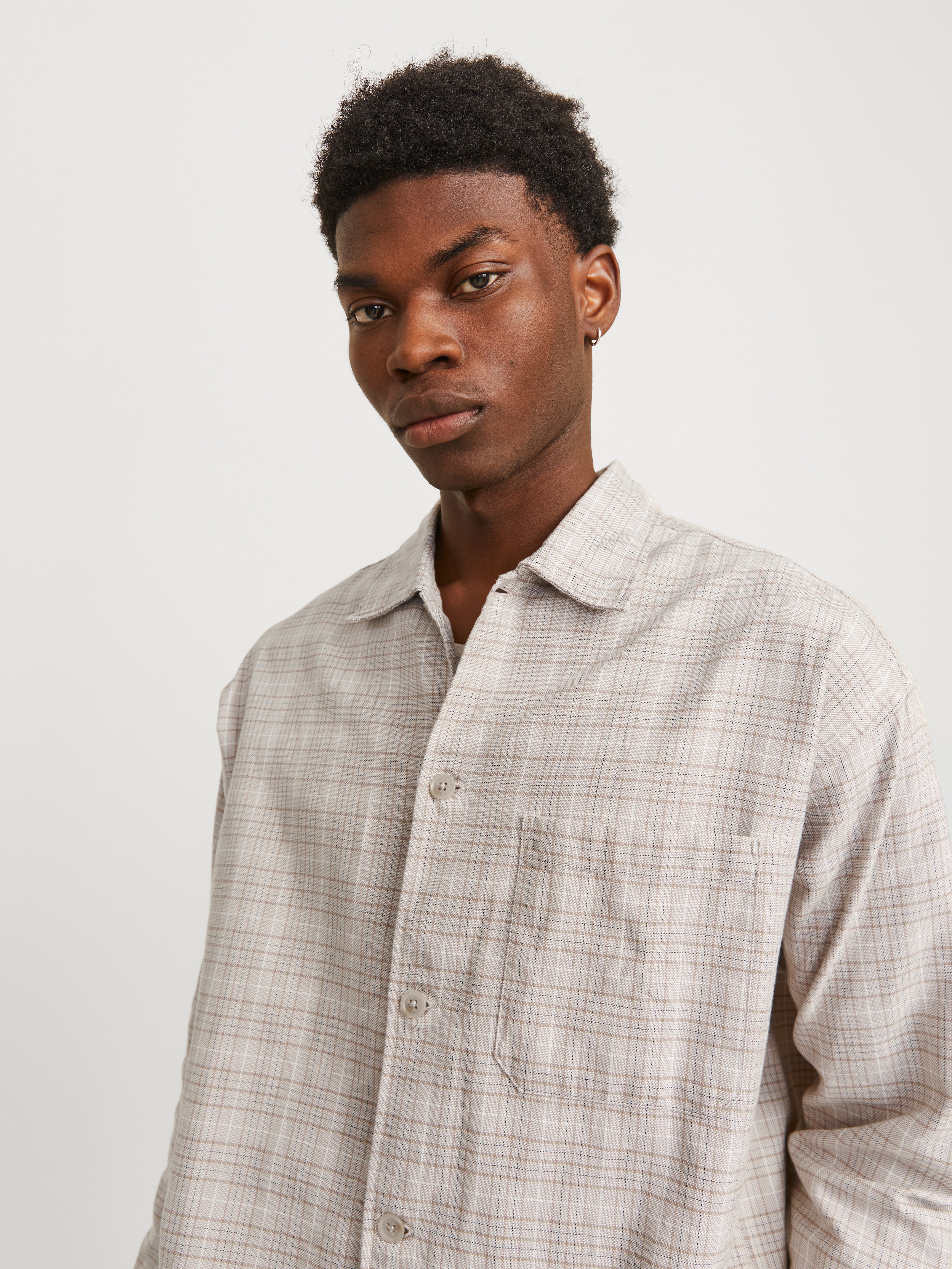 Wide Fit Overshirt | Beige | Jack & Jones®