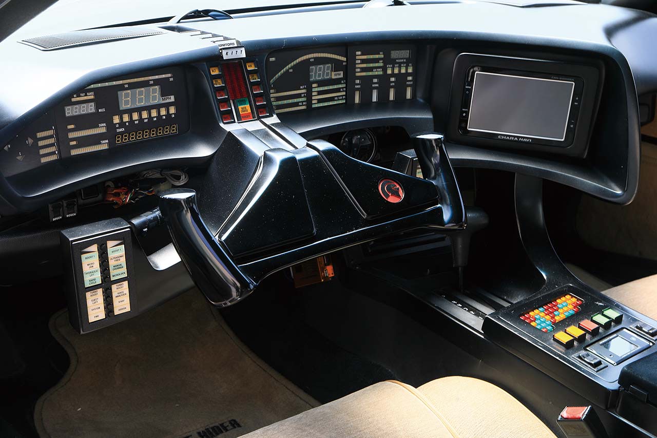 伴侶はナイト2000【2】ハチマル感あふれるナイト2000！ ステアリングや