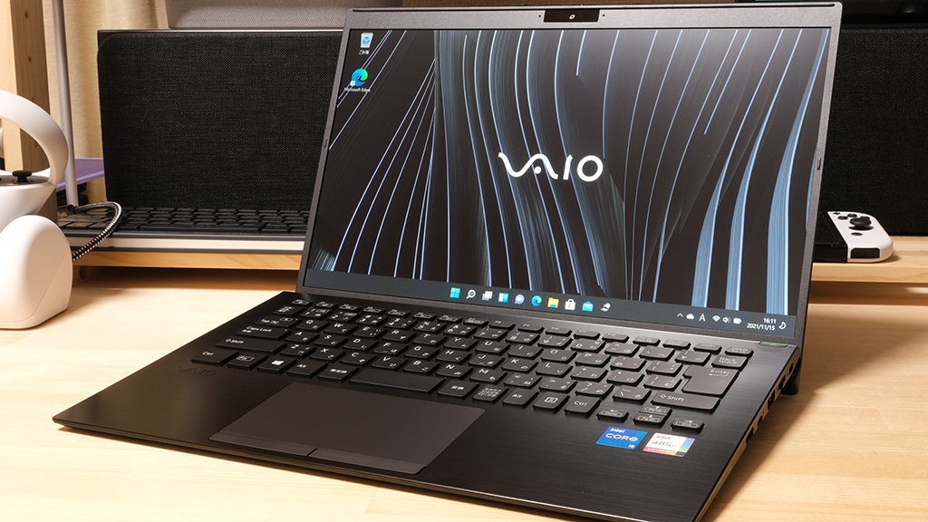 PC-Webzine - VAIO Z譲りの立体成型カーボン天板を採用した高品質