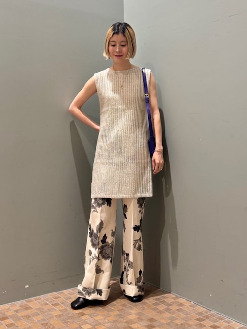 CABaN（キャバン） パンツ モノトーンフラワープリント フレアパンツ