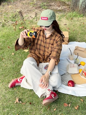 Supreme のキャップを使った「コーデュロイ」の人気ファッション