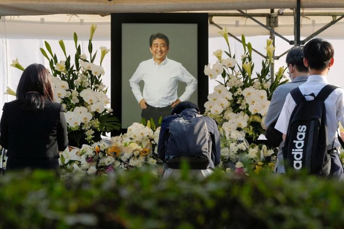 安倍氏暗殺で注目、政治家と宗教団体の関係 - WSJ