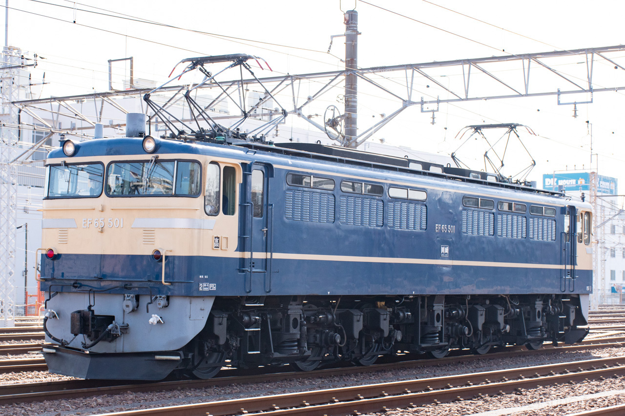 JR東日本からはいよいよ引退？ ブルートレインもけん引したEF65形