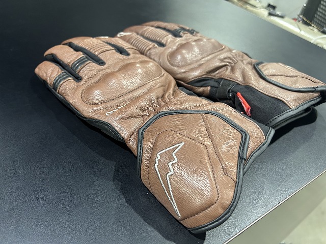 アウトドライアドマイヤーグローブ入荷♪！：KUSHITANI 三鷹店