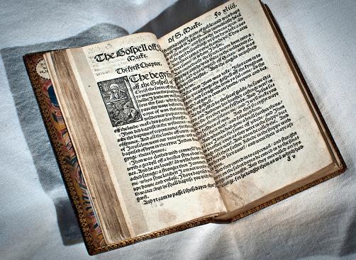 聖書を英訳したウィリアム・ティンダルのドキュメンタリー | 英国