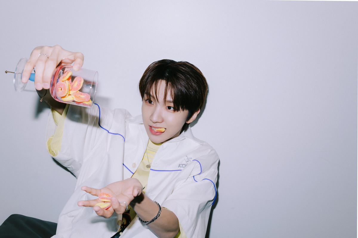 BOYNEXTDOORメンバー・WOONHAK（ウンハク）「SBS人気歌謡」MC時の