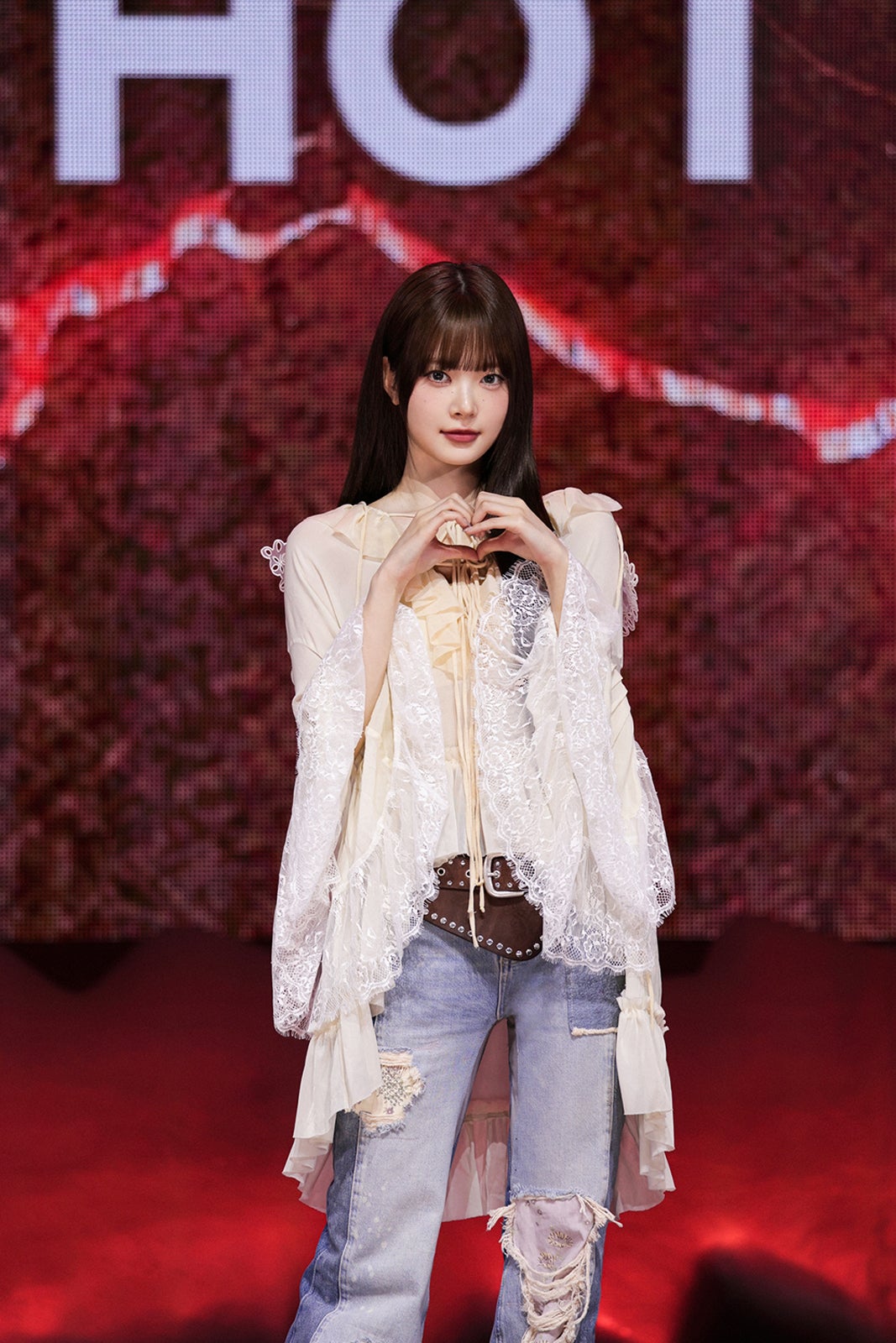 LE SSERAFIM・HONG EUNCHAE、初めて海外で過ごした誕生日を回顧「忘れ