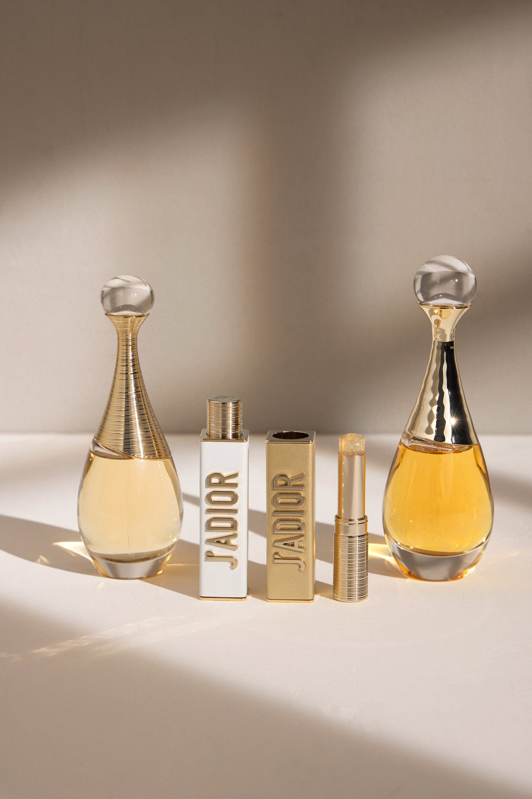 J'ADIOR with Kasumi Arimura “光り輝く香り”を有村架純が手にしたら