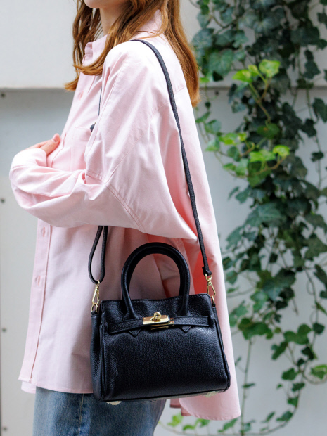 AULENTTI/オウレンティ】2WAY レザーミニバッグ / ベルト付きレザーBAG