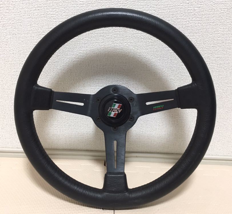 イタルボランテブラックレザー 3スポーク ステアリングホイール 直径約