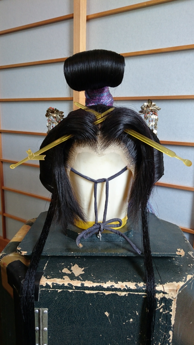 信長、岡守かつら(あみ無しタイプ)中古舞踊かつら、日本髪かつら、大衆