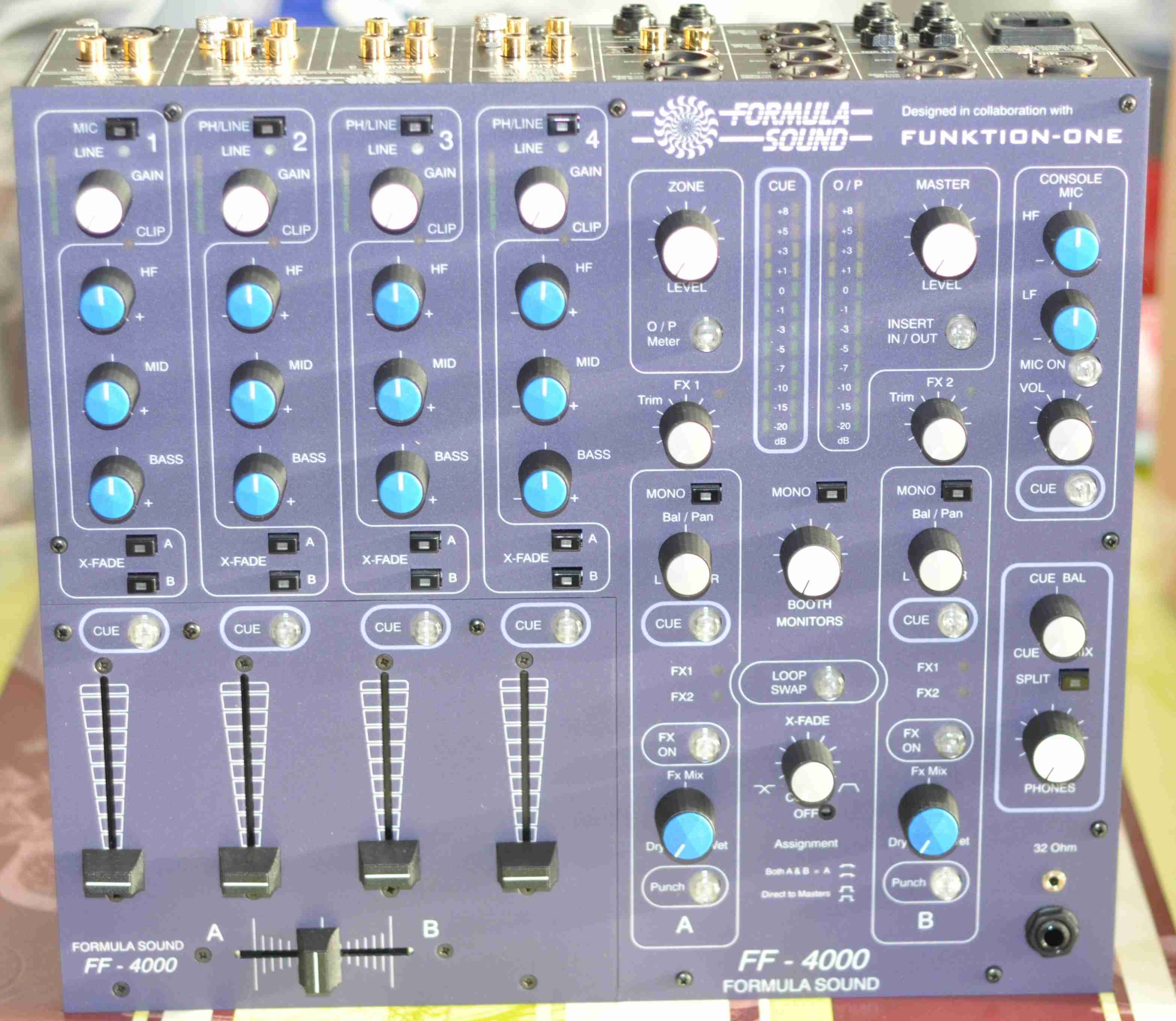 FF 4000 - Formula Sound FF 4000 - Audiofanzine