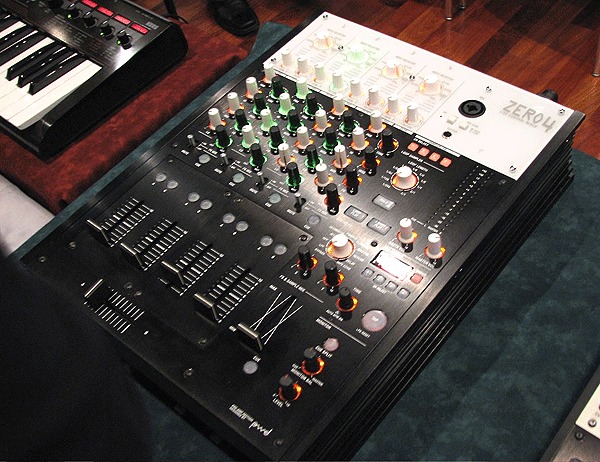 Zero4 - Korg Zero4 - Audiofanzine