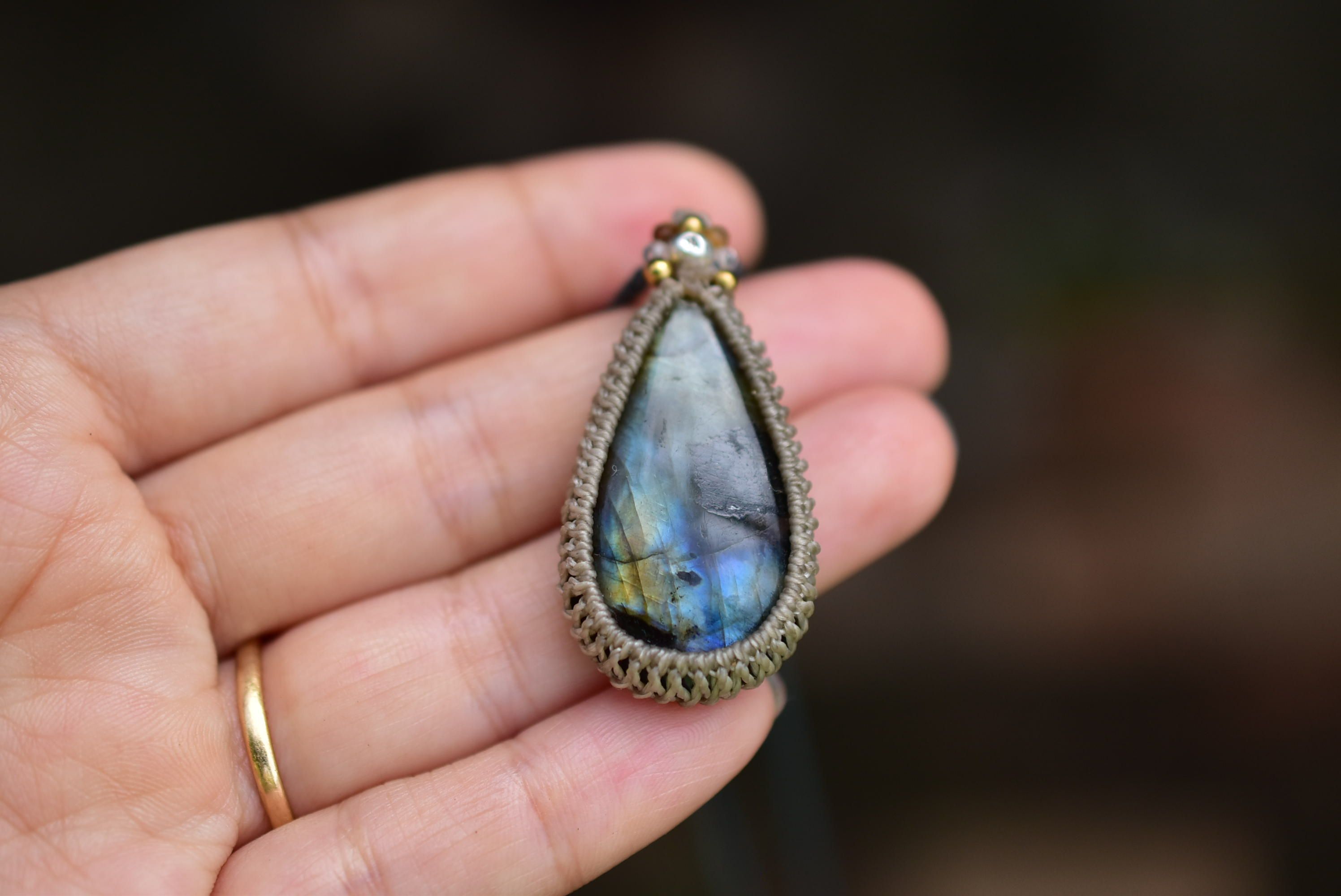 天然石】【ハンドメイド】夜空のファンタジー☆ラブラドライトマクラメ