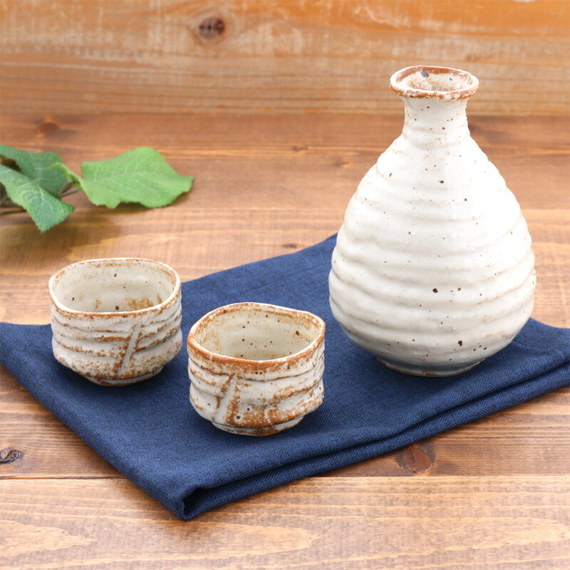 箱入り 酒器セット 徳利2合・盃×2 手びねり徳利 とっくり お猪口