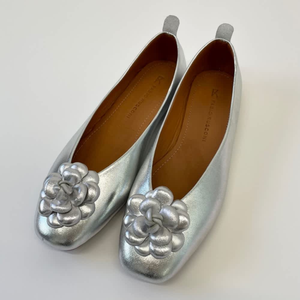 FABIO RUSCONI/ファビオルスコーニ メタリックフラワーパンプス 通販