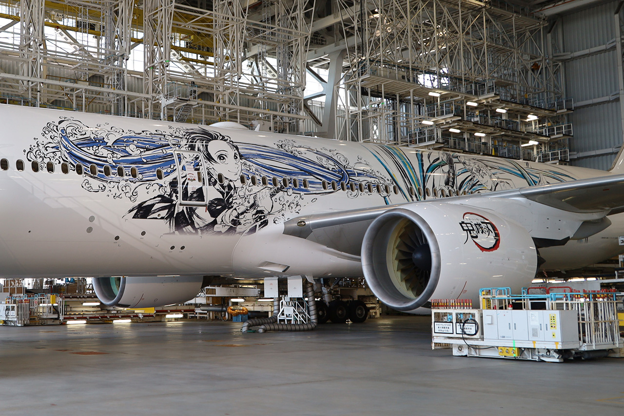 ANA、特別デザイン機「鬼滅の刃 じぇっと -参-」公開！約34mの大型