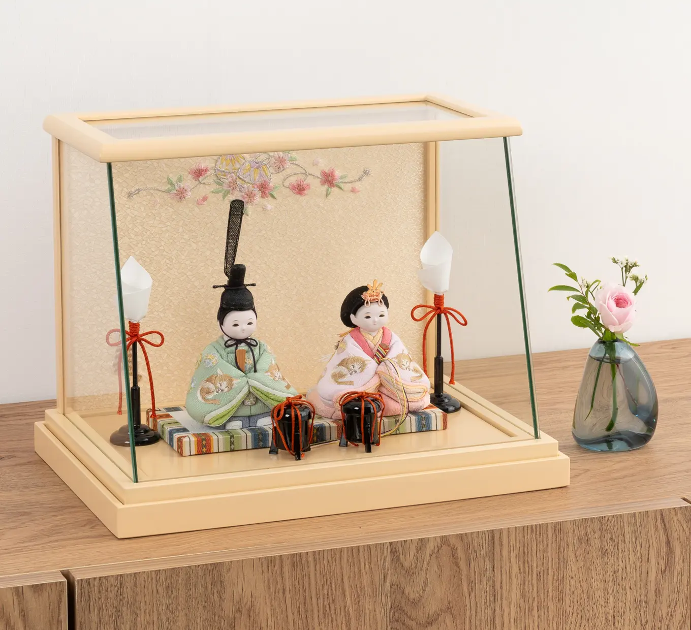 雛人形「あいあい 立雛 京刺繍・ねこにまり・桜色（ケース入