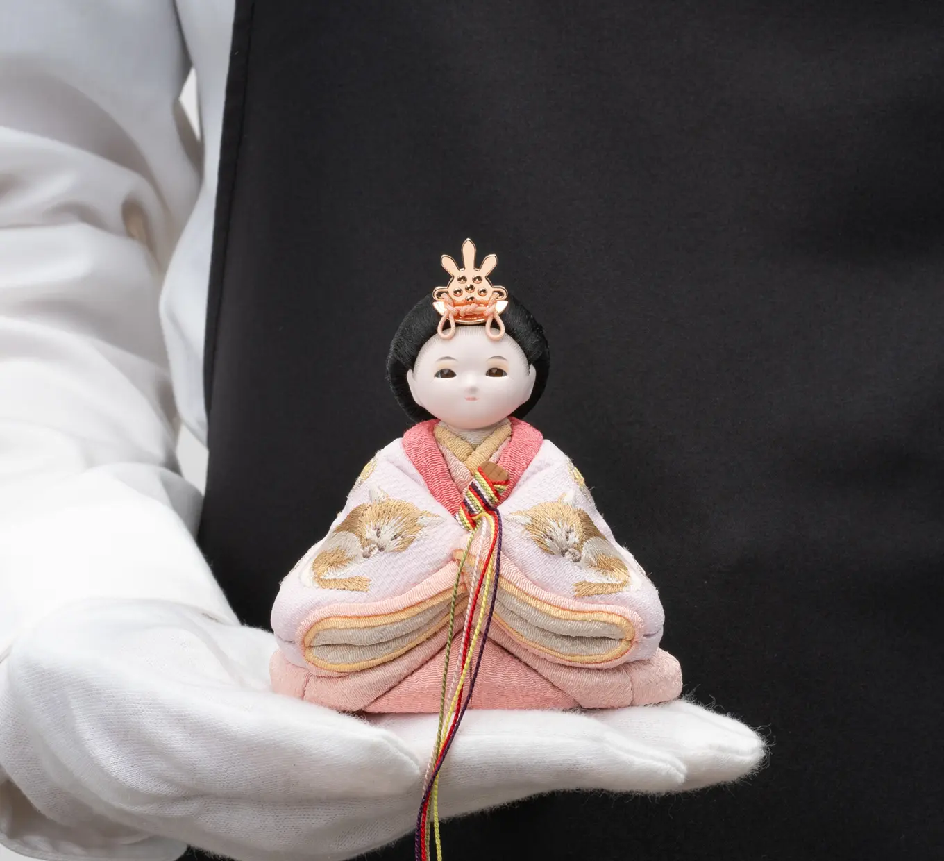 雛人形「あいあい 立雛 京刺繍・ねこにまり・桜色（ケース入