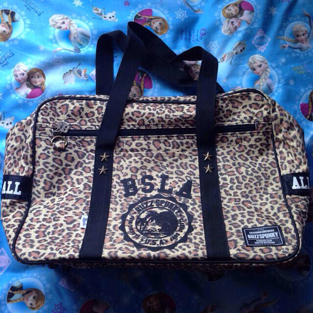 BUZZ SPUNKY - バズスパンキースクバの通販 by SHOP