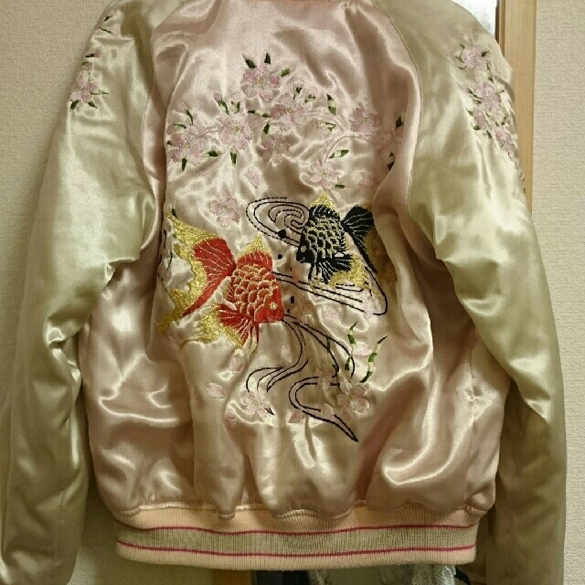 板野友美着用】刺繍スカジャンの通販 by えりんの｜ラクマ