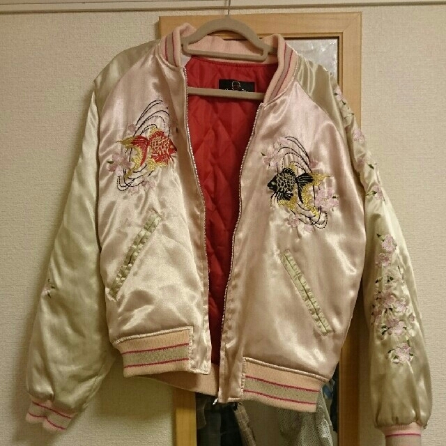 板野友美着用】刺繍スカジャンの通販 by えりんの｜ラクマ