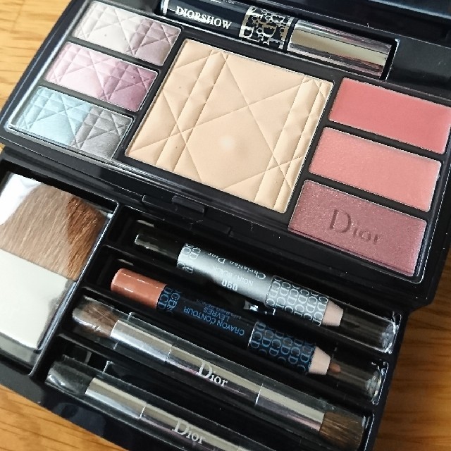 Christian Dior - 新品未使用ディオールメイクセットの通販 by くまみ