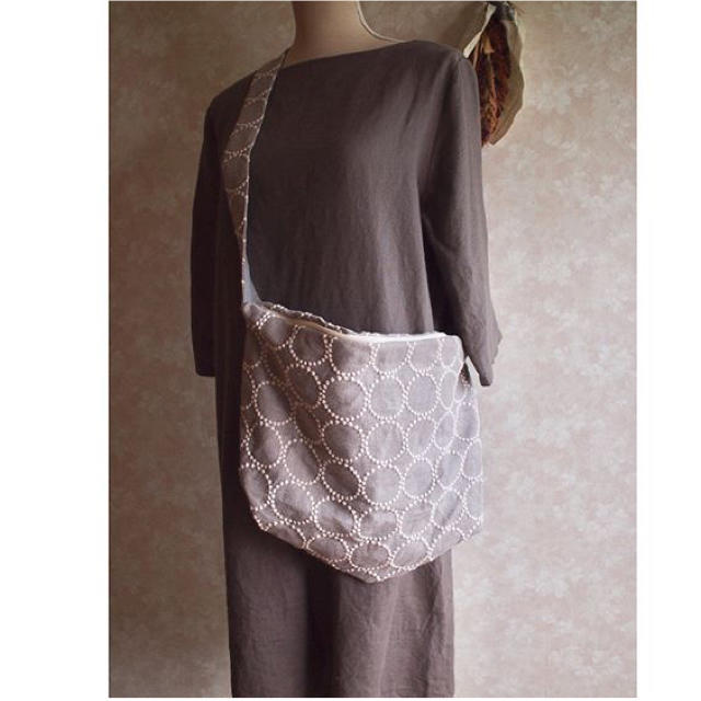 ミナペルホネン 最新タンバリンライトグレー ハンドメイドボディバッグ