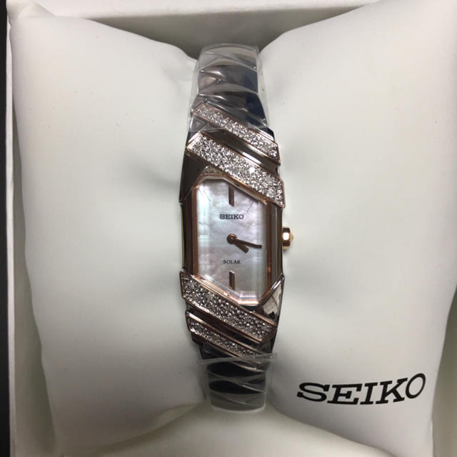 SEIKO - 海外限定製品 SEIKO ソーラー クォーツ レディース 腕時計