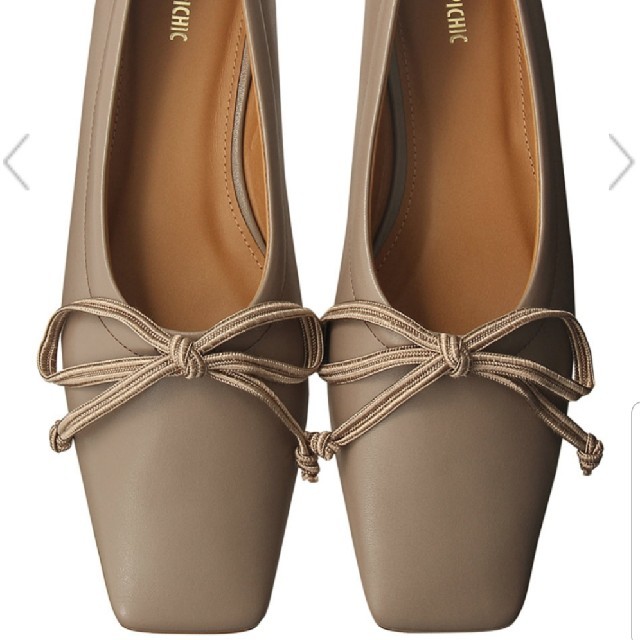 専用となりました PIPPI CHIC ベージュスクエアフラットシューズ
