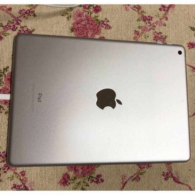 iPad iPad 5世代 シルバー 32GB Wi-Fiモデル 32GB シルバー 第5世代