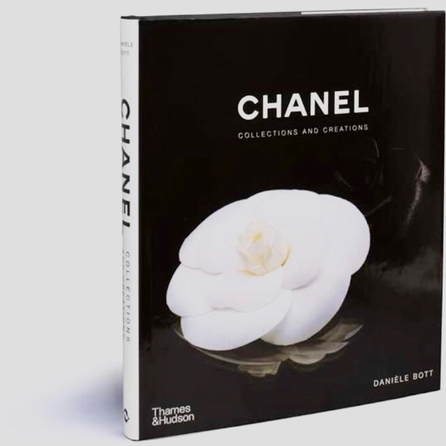 CHANEL - CHANEL ハードカバーブック BOOK 洋書 本インテリアの通販 by