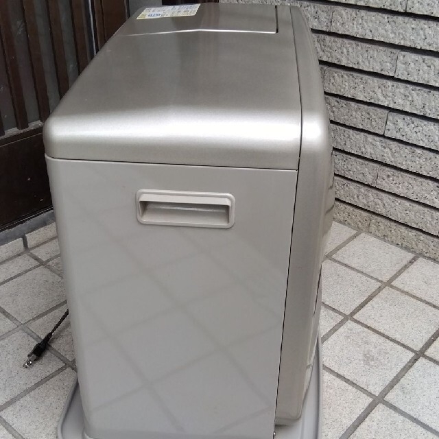 コロナ - コロナ石油ファンヒーター2011年製品の通販 by やまさんです