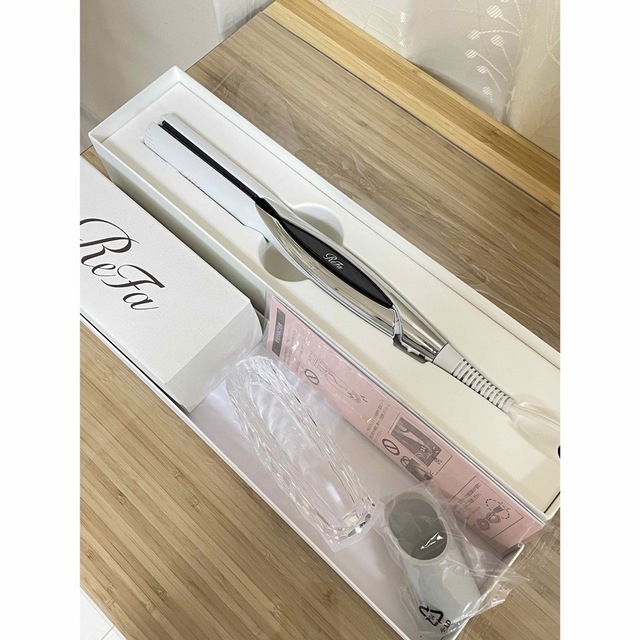 リファ ストレートアイロン スタンド付き