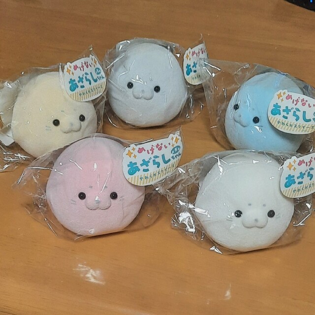 スクイーズ あざらしちゃん 5種類セットの通販 by カーズ｜ラクマ
