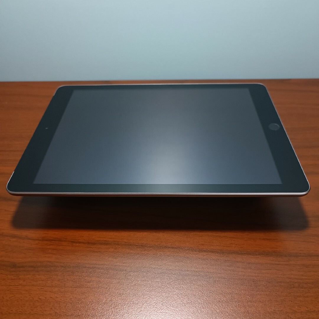 Apple - (美品) iPad 第5世代 Wifi Simフリー128GBキーボード付きの