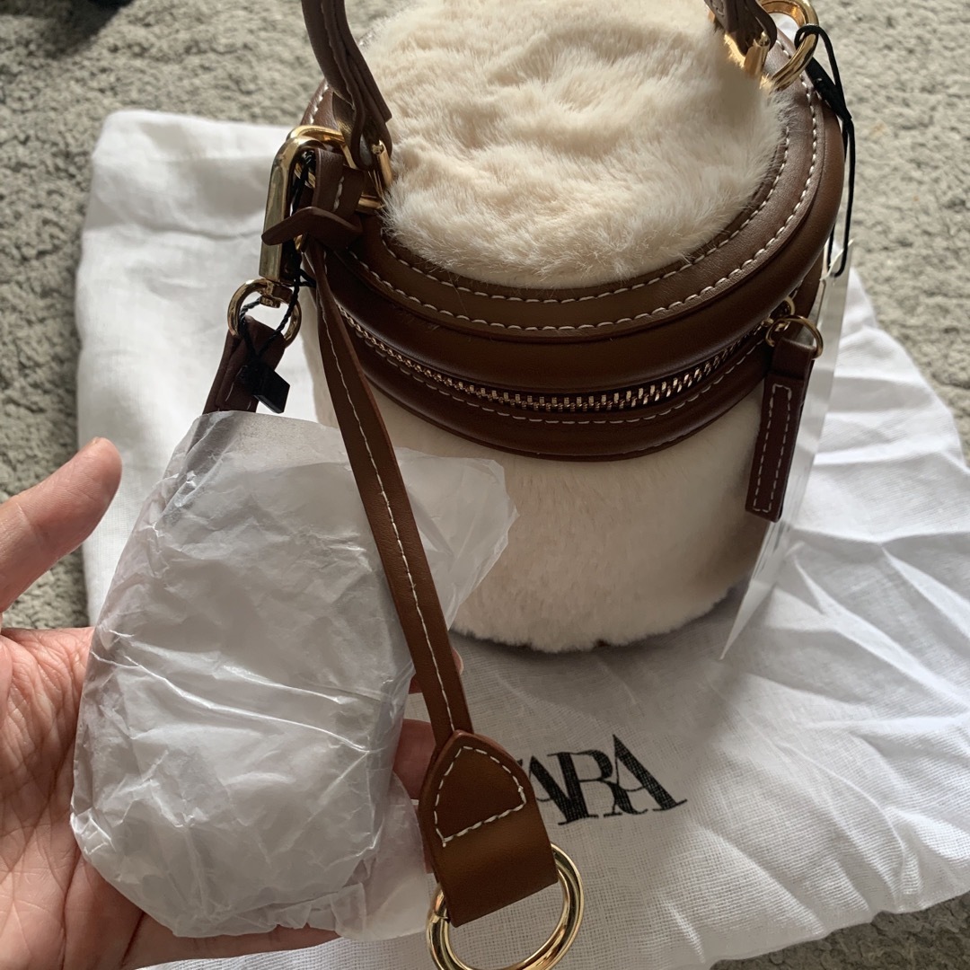 ZARA - ZARA フェイクファーハンドバッグの通販 by vanilla's shop