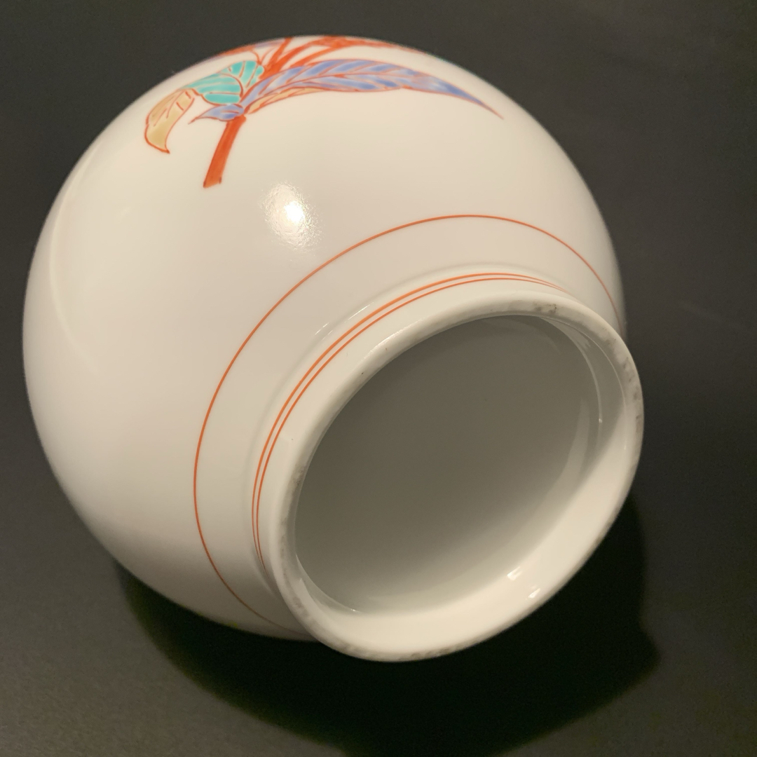 人間国宝 十四代酒井田柿右衛門 本人作 濁手 蓼文 瓶 共箱入の通販 by